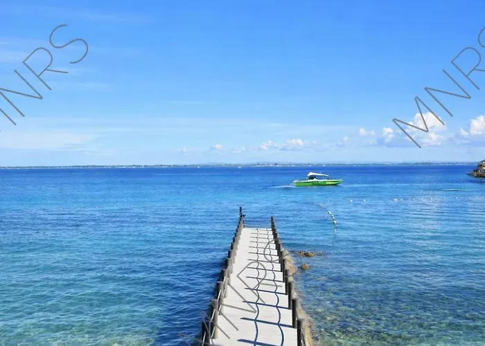 Mactan Newtown Relaxing Staycation - Walk To The Apartment